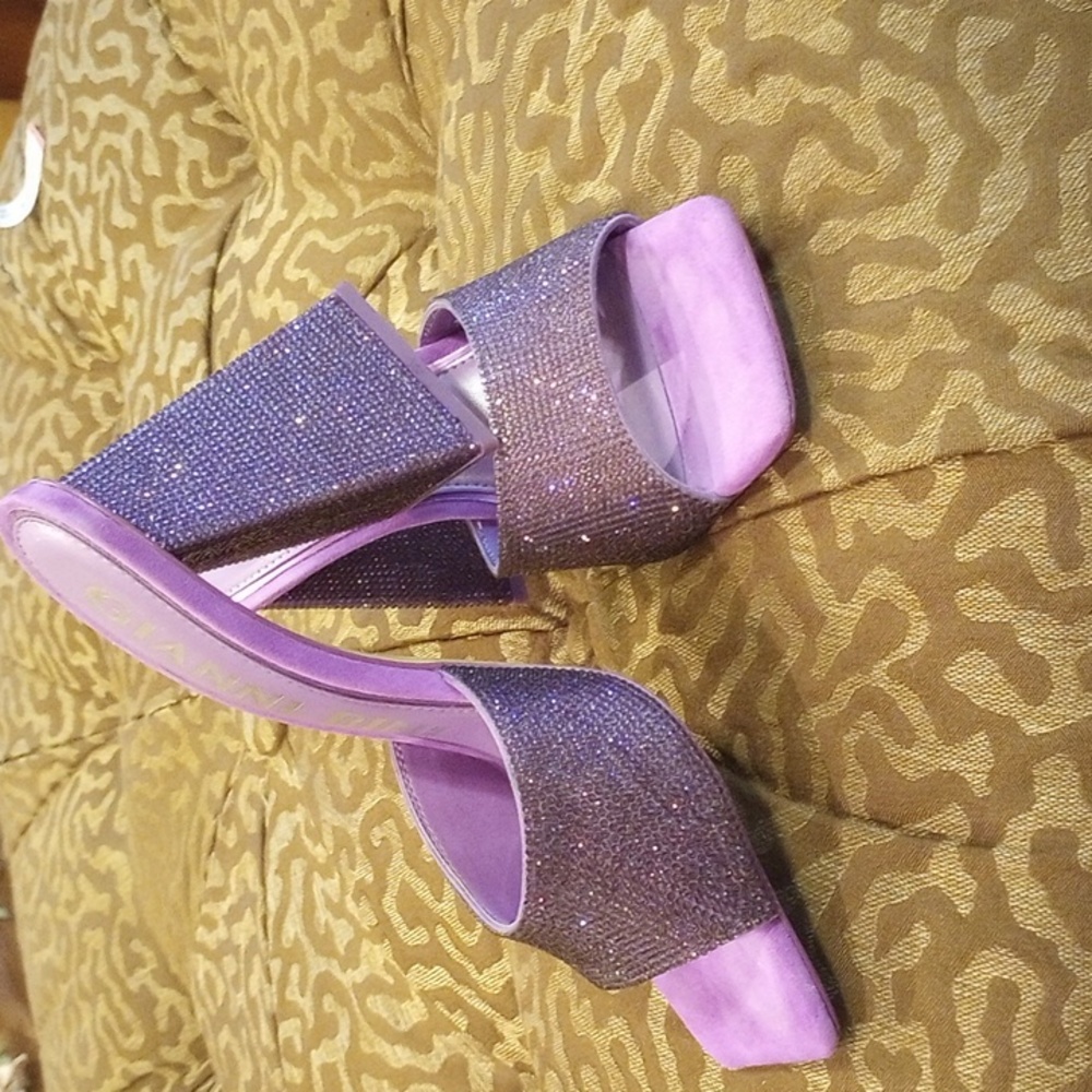 Gianni Bini Heels - Picture 1 of 8